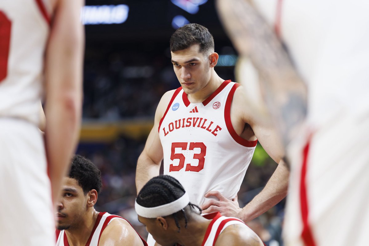 LouisvilleMBB's tweet image. Let’s run it back

#GoCards