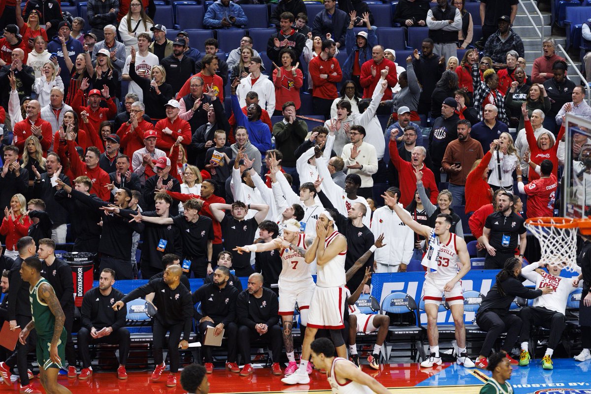 LouisvilleMBB's tweet image. Let’s run it back

#GoCards