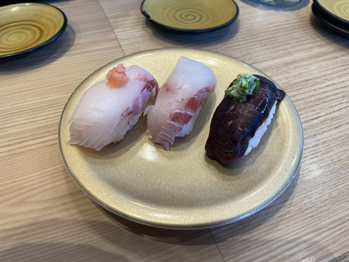 むあきん tweet media