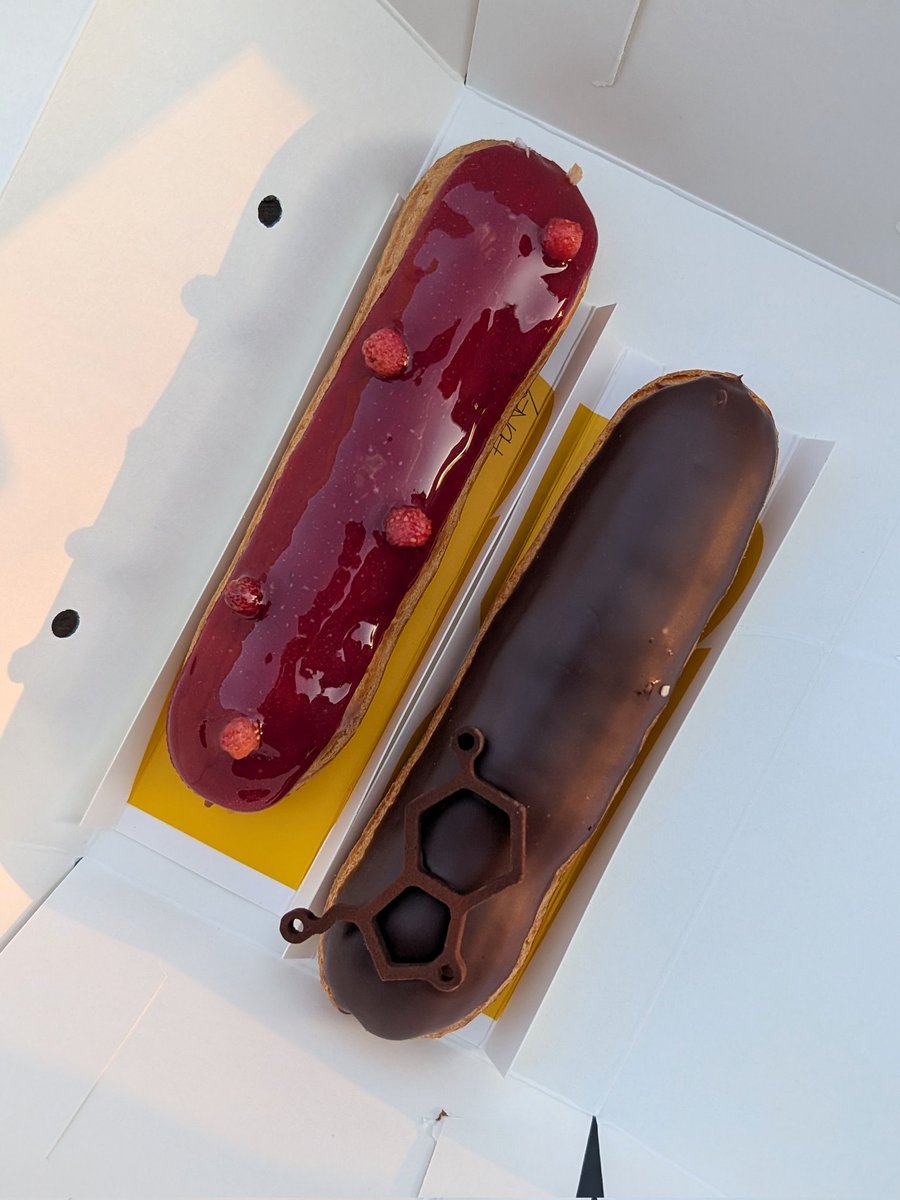 Марічка, що готує шоколадки tweet media