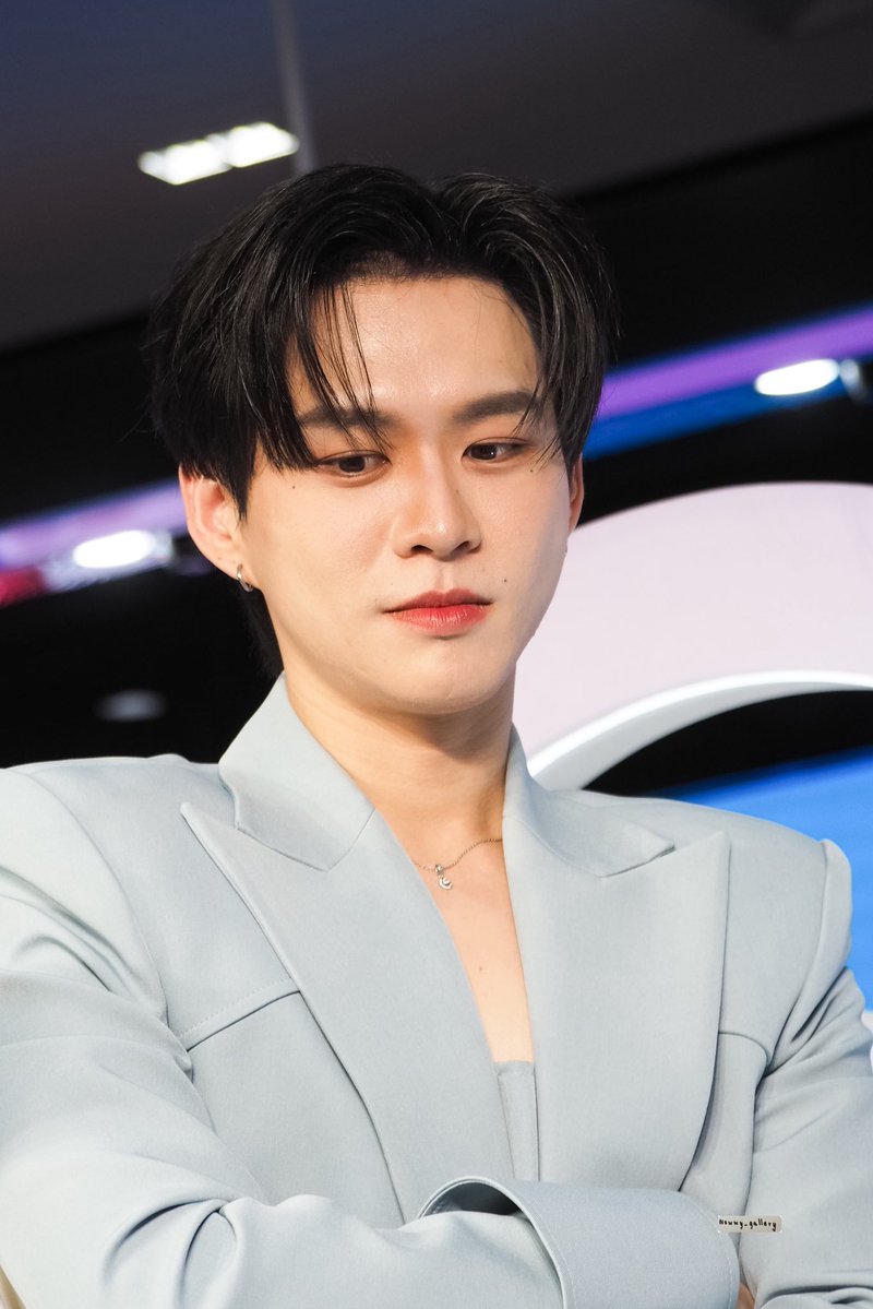 📸Newwy Gallery tweet media