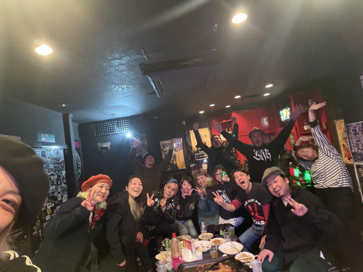 あけきん tweet media