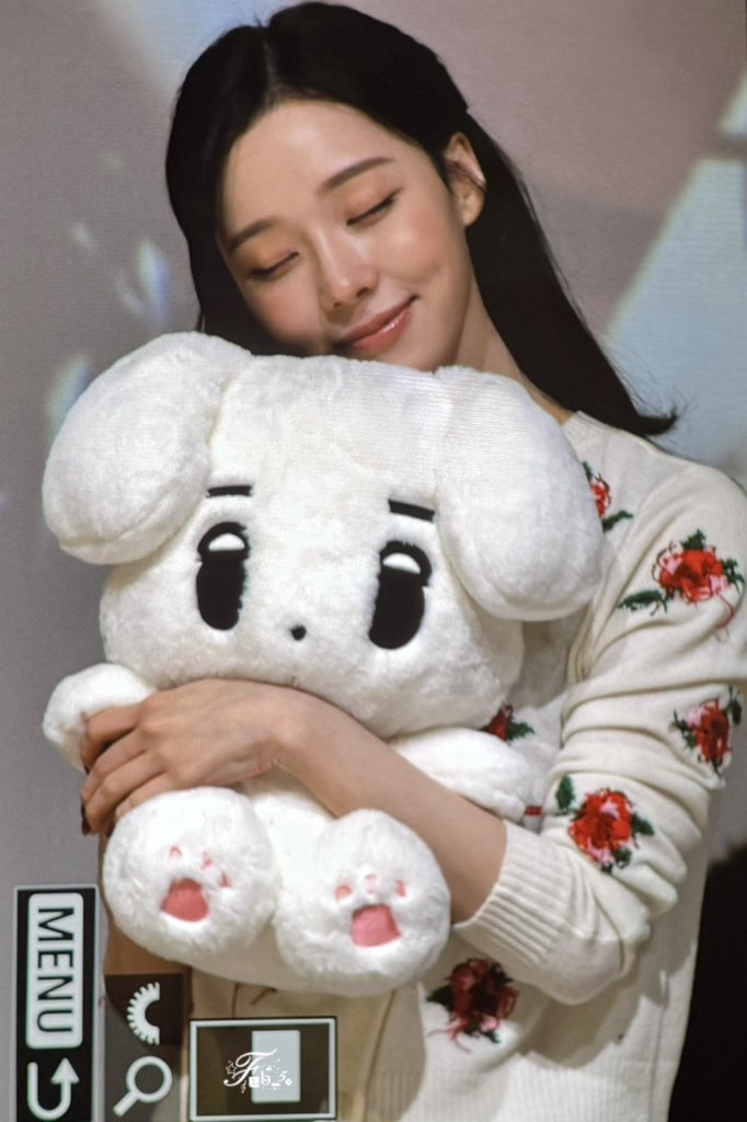 Winter #윈터 tweet media