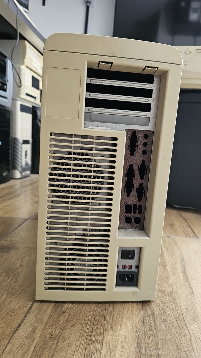 RetroHoarder tweet media