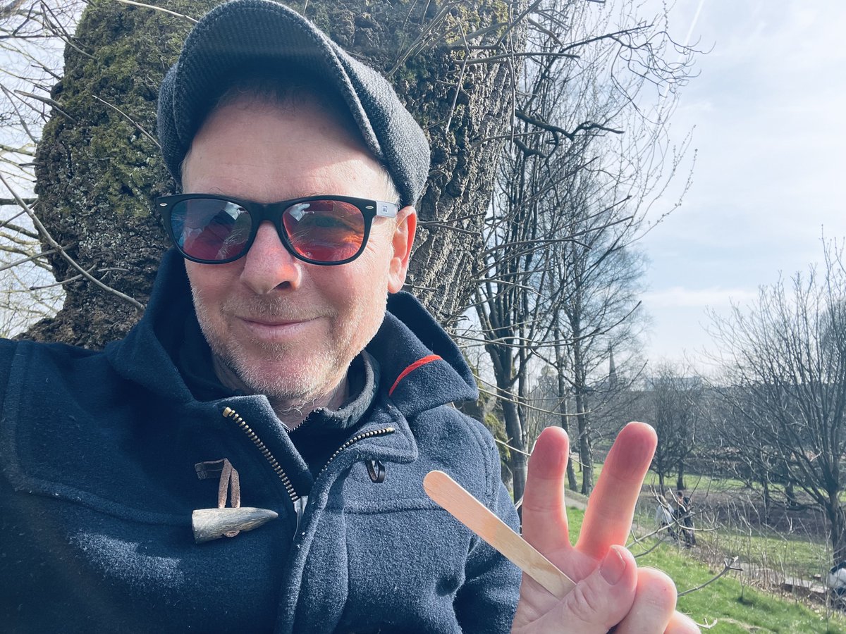 stuart murdoch tweet media