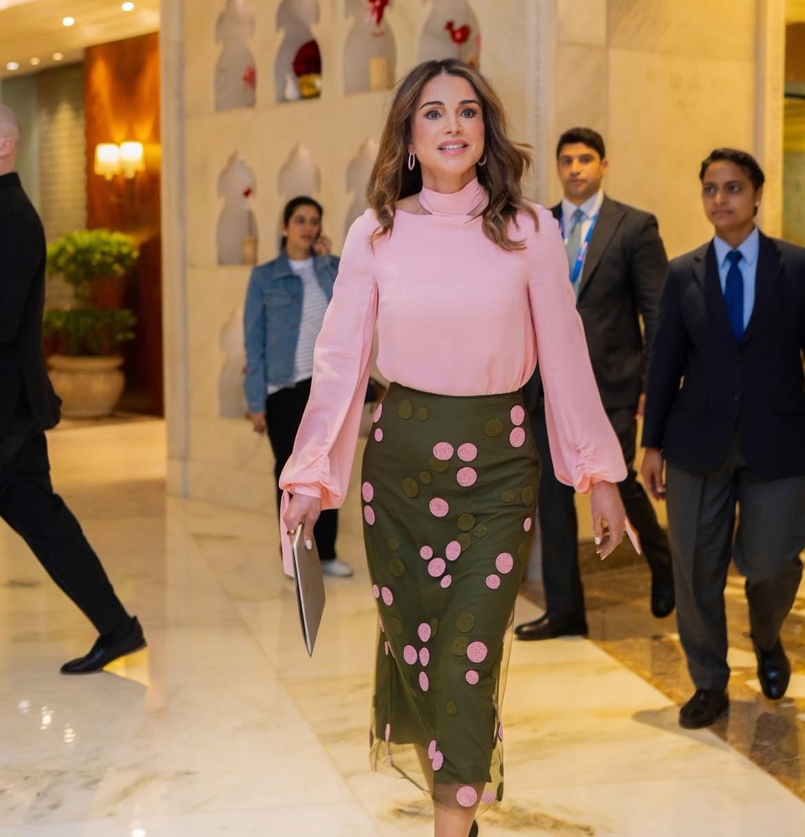 R Majali tweet media