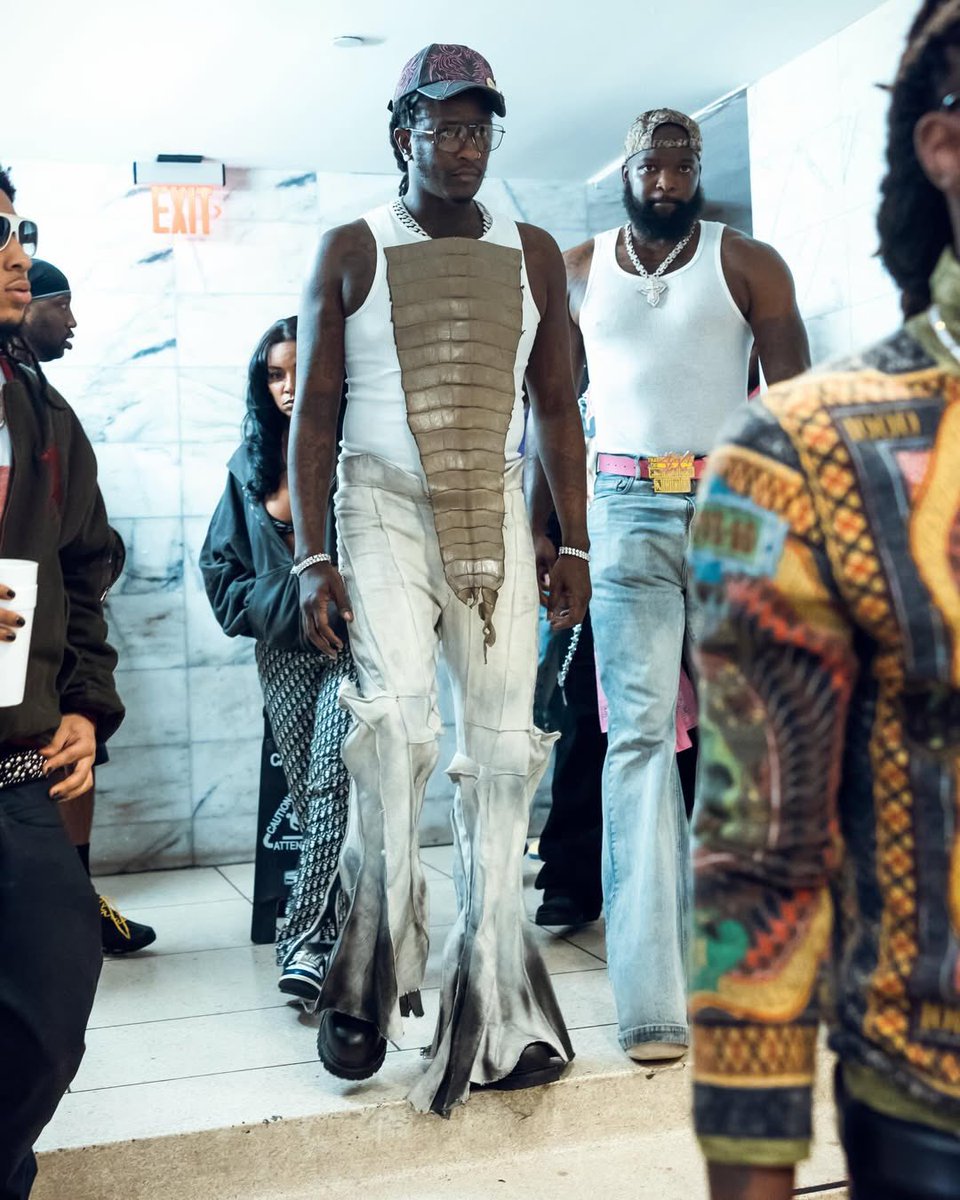 ًWave Checkers tweet media