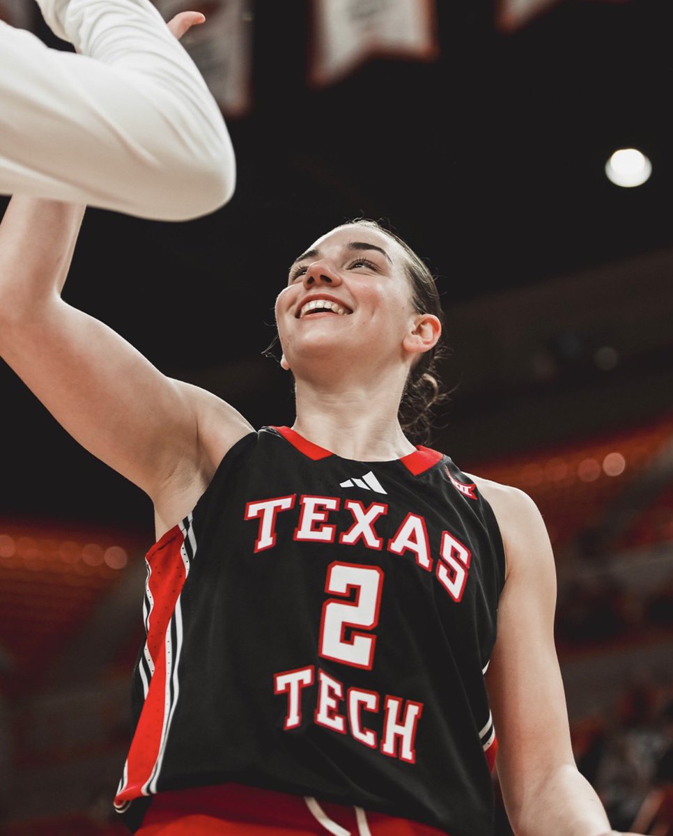 EliteSportsESP's tweet photo. ⚠️✅🎟️➡️🏆🇺🇸🎓👀 @MarchMadnessWBB

ℹ️ Las jugadoras Elite Sports INÉS SOTELO (@MSU_WBasketball), GEMMA NÚÑEZ (@LadyRaiderWBB ) y CLARA SILVA (@tcuwbb) ganan en la 1ª ronda del torneo del MARCH MADNESS de la NCAA D1 y avanzan a la siguiente fase. ¡Enhorabuena! ⛹🏻‍♀️💎🔥👏 https://t.co/NjD4C7hISp