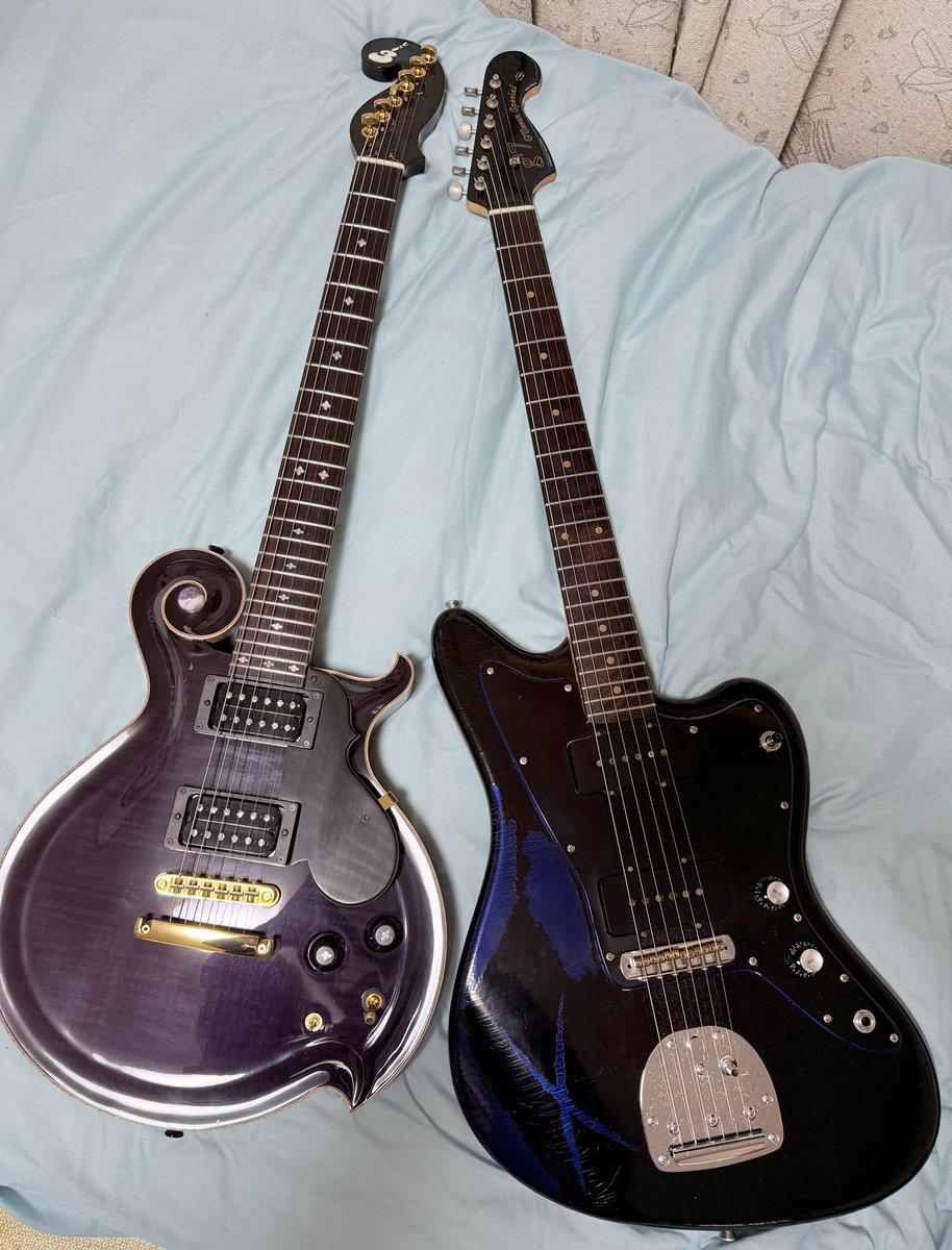 daikikkkk's tweet photo. 王道のゼマ・タルボとかではなく
このシグネチャー2本が揃う事なかなかないんじゃ無い(笑
#GLAY
#HISASHI @HISASHI_
#DamnedMaestro @g7_guitars
#Occhio @VitaGuitalas https://t.co/pgEpgqe0sS