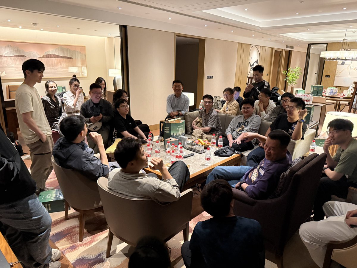 潦草文子 tweet media