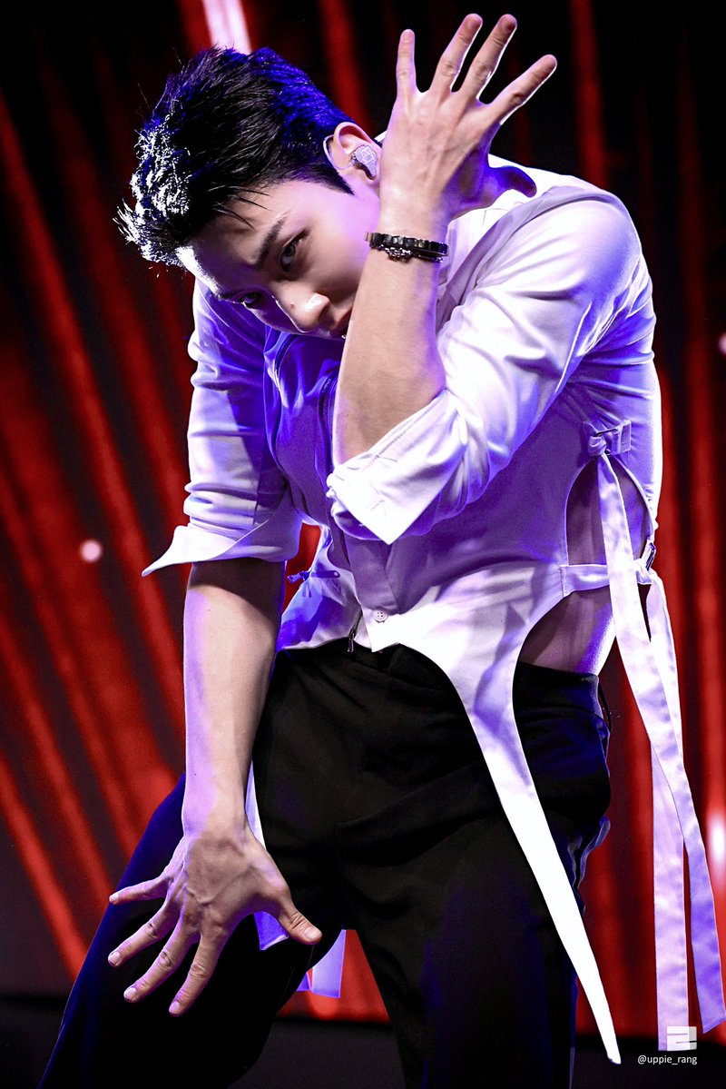 Hold up 20260314 6PM
#문종업 #MoonJongUp #文鐘業 #文钟业
#ムンジョンオプ #BAP #비에이피 #Holdup