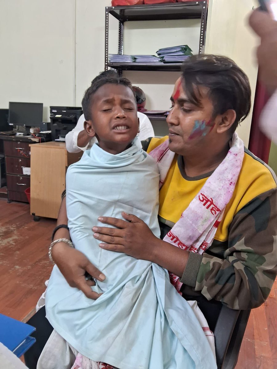 🚨 जरूरी सूचना 🚨
राँची पुलिस द्वारा जारी जानकारी के अनुसार यह बच्चा खो गया है और वर्तमान में कंट्रोल रूम में सुरक्षित है।
कृपया इस पोस्ट को रीट्वीट करें ताकि बच्चे के अभिभावकों तक जानकारी पहुँच सके। 🙏
#Ranchi #MissingChild #HelpShare 
<a href="/ranchipolice/">Ranchi Police</a> <a href="/JharkhandPolice/">Jharkhand Police</a> 
<a href="/DC_Ranchi/">DC Ranchi</a>