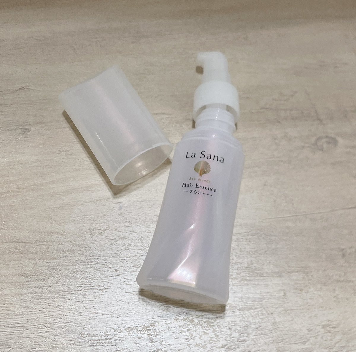 ラサーナのヘアオイル使い切ったー！この子は本当に優秀だった！💇‍♀️✨
付けすぎたって思っても乾かしたらちゃんとサラサラになってベタつかないし、無香料だからシャンプーの香りちゃんと残せるし、めちゃ好き。ほんとサラサラ。