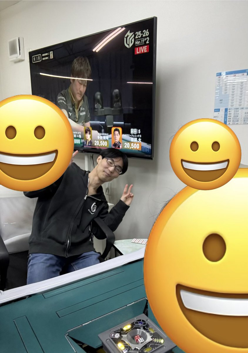 tsuyoshi810227's tweet photo. セピア本田さんはが
この間の雀魂のリベンジの為
麻雀を打ちにきたようです!
そして本田さんトップをとって
気持ちよく勝利したようです🏅
くっやられた〜〜
次は勝ちます🀄️
#本田翔大
#MSPACE https://t.co/Kq10HyAn2M