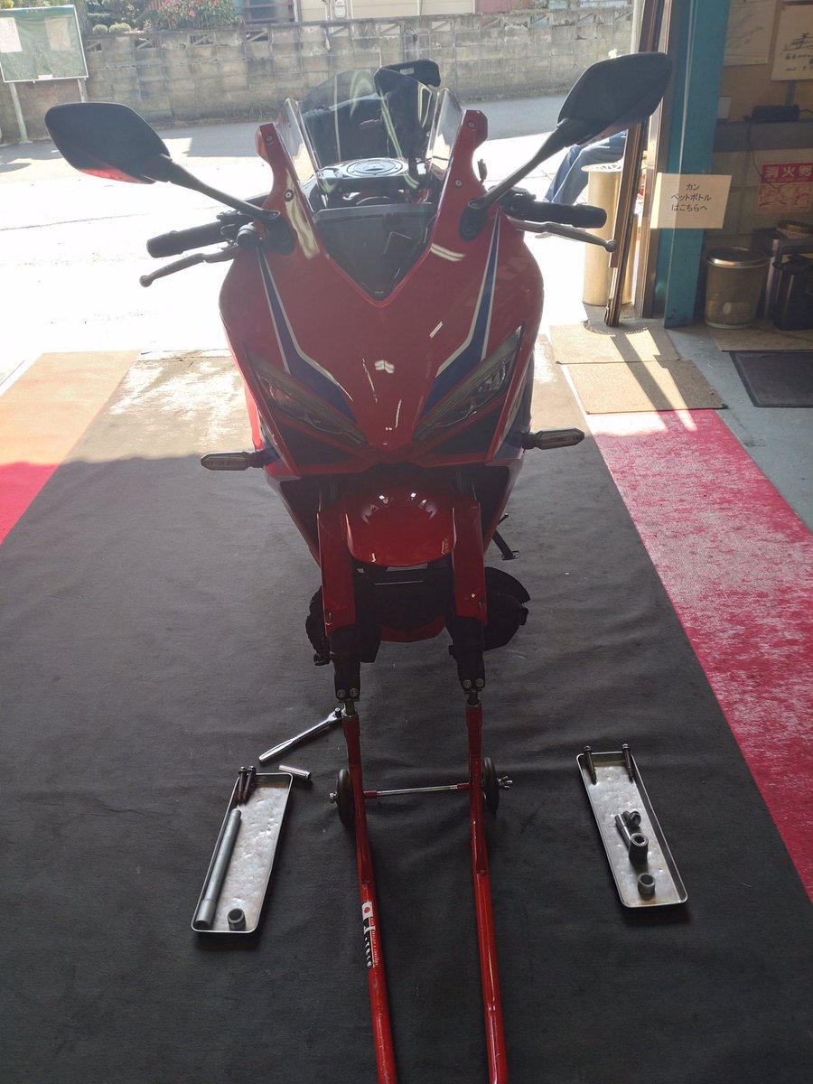 CBR650R、1万キロでフロントタイヤ交換。今回はS23。