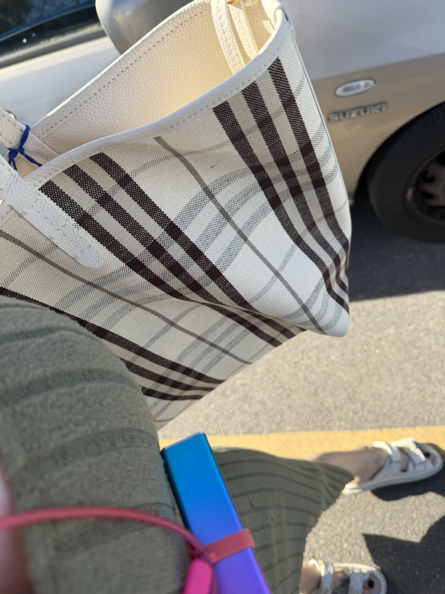 Miss Tess tweet media