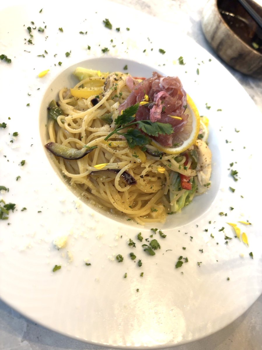 orie95607307's tweet image. 恋しかったラブリングーーーー！！！
食べたかったラブリングーーー！！！
ごちそうさまでしたぁー💕
自家製かぼちゃプリンパフェもー！！
あとは仕事の休憩時間にテイクアウト弁当もいきたいー！半分移動時間になりそうだけどいけなくはないかも笑
#LOVERING #松戸