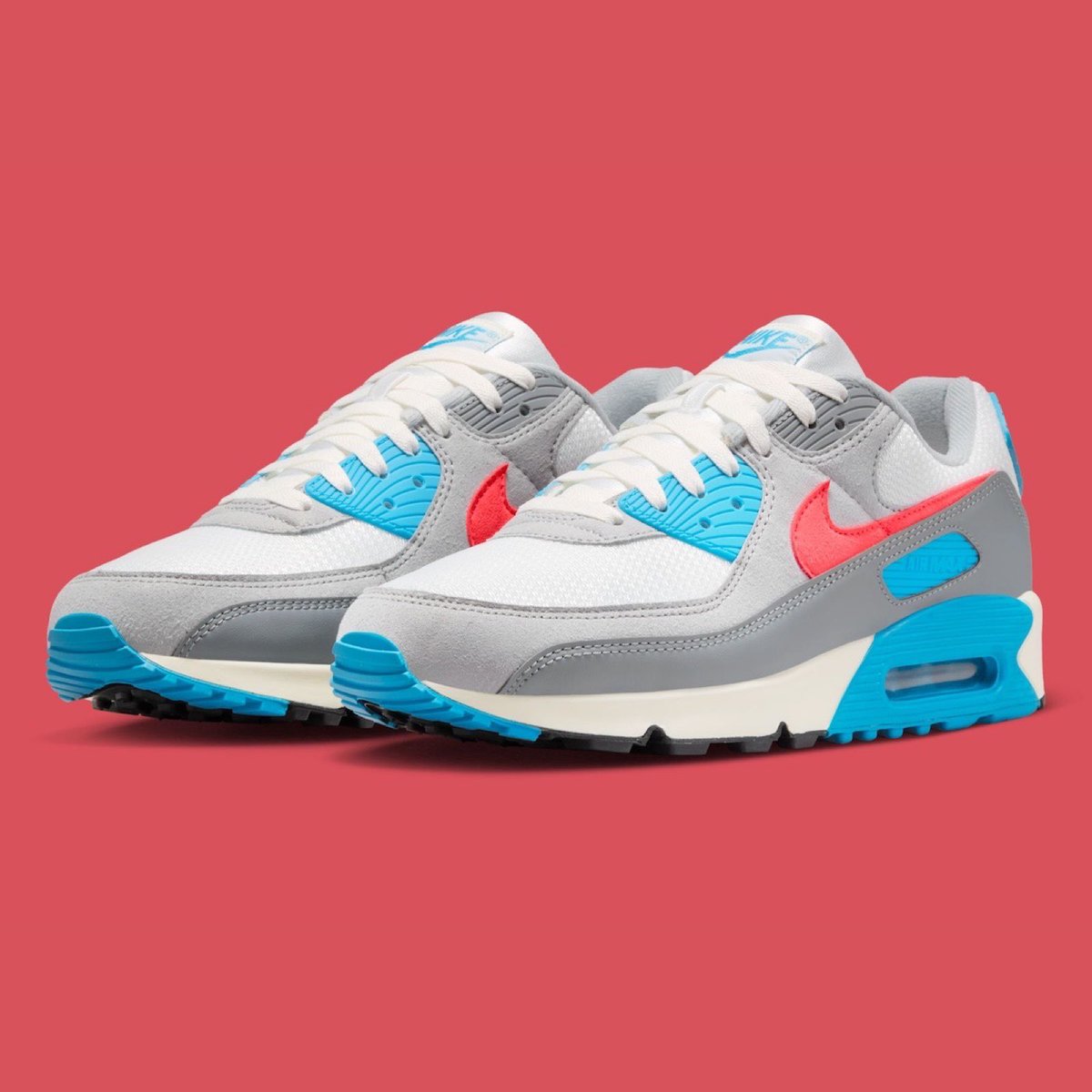 JustFreshKicks tweet media