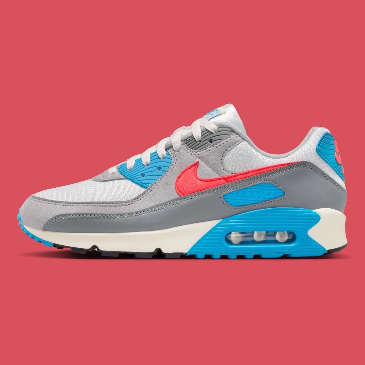 JustFreshKicks tweet media