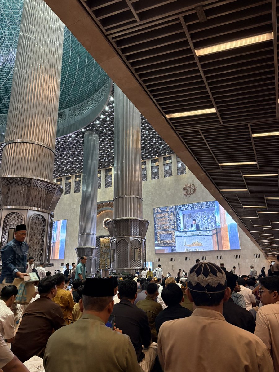 dezn 🪼 tweet media