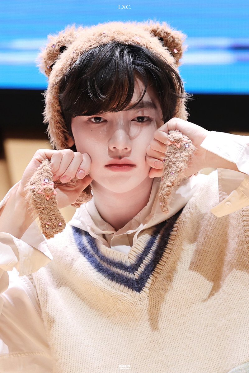 hourly zhang hao tweet media