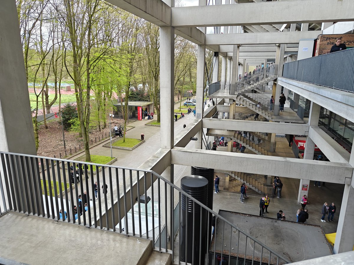 VeryMiloš tweet media