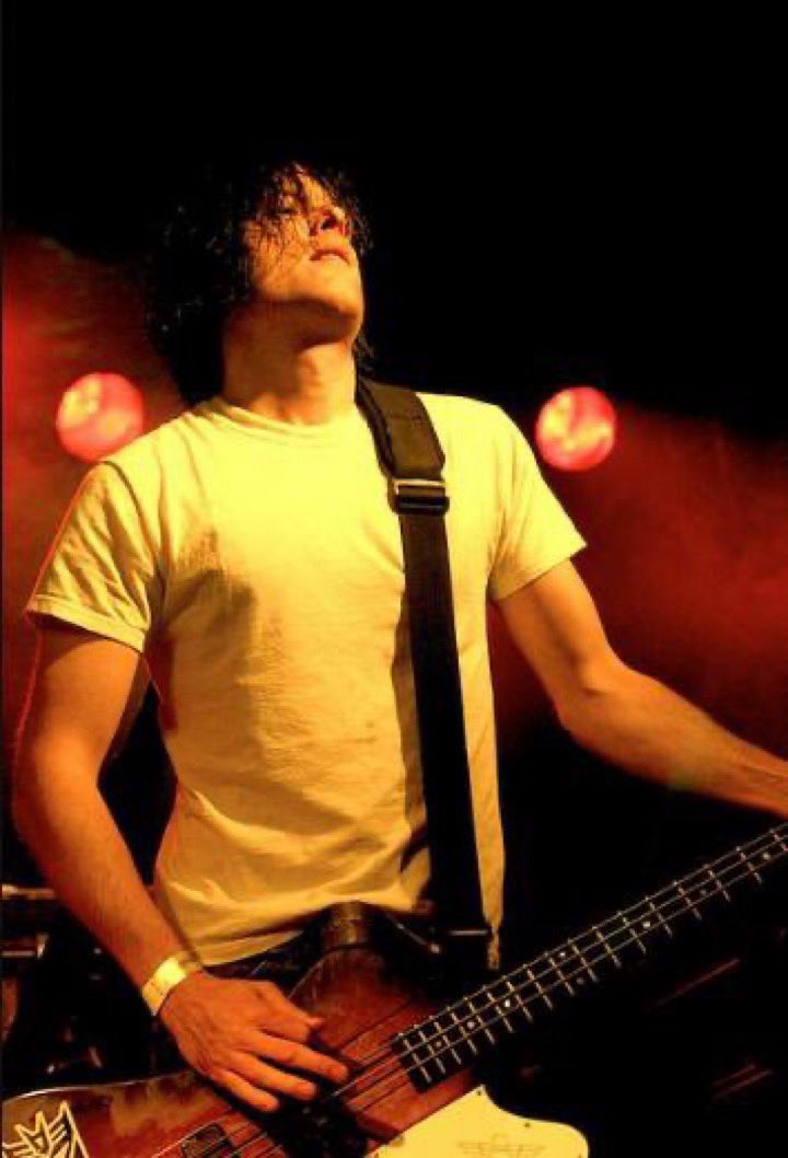 NYcheesy's tweet photo. Happy Birthday 🎈 🎸
#MarkHamilton 4️⃣9️⃣
#Ash - ‘Girl From Mars’
https://t.co/XyQLX2WUoz via @YouTube https://t.co/GAa3bX7Tod