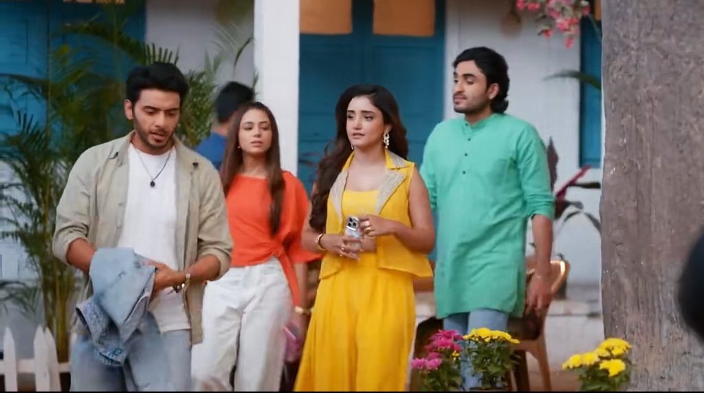 ShashiU10's tweet photo. ━━━━━━━━━━━━━
Can we ship Nandu and Ruhi too? 👀
#NaHi 😭😭
Giving ML’s & FL’s besties falling in love trope ❤️
Also… these four better give us more double dates in the future 😭❤️
#DoDuniyaEkDil https://t.co/ZgPCSzBATU