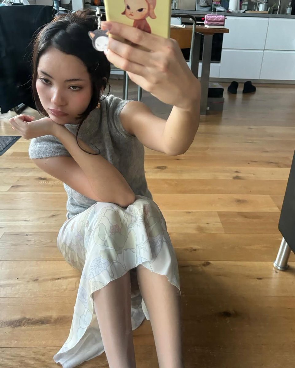 𝐏𝐢𝐧𝐤 𝐠𝐥𝐢𝐭𝐭𝐞𝐫 🎀 tweet media