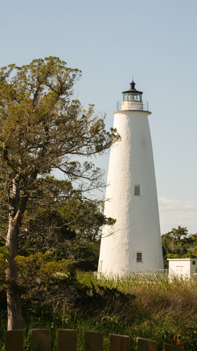 ocracokevillage's tweet photo. Standing tall since 1823, the Ocracoke Lighthouse is the oldest operating lighthouse in North Carolina and the second-oldest operating lighthouse in the United States 🤍
#visitocracokenc #ocracoke #outerbanks #northcarolina #nclighthouse https://t.co/oMyuyUOOXO