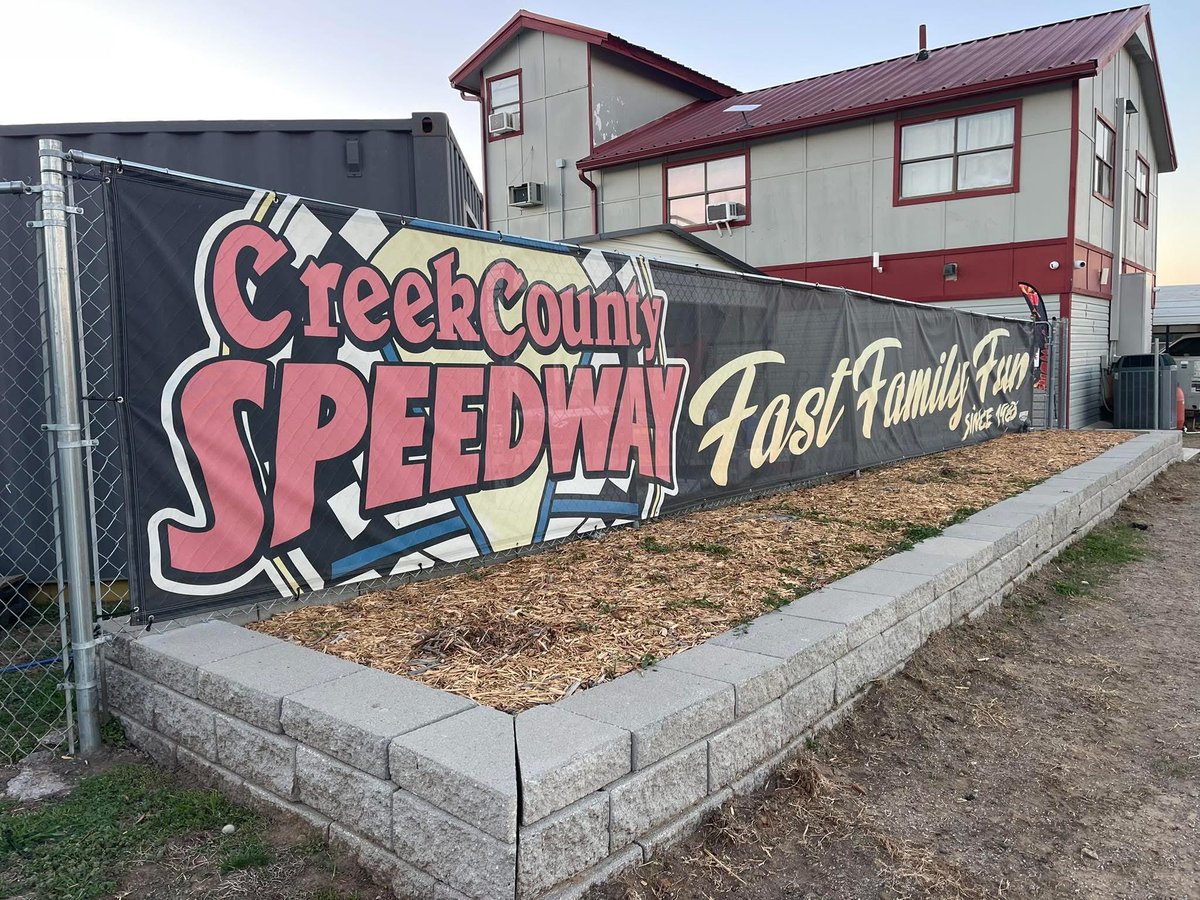 Living Like Outlaws tweet media