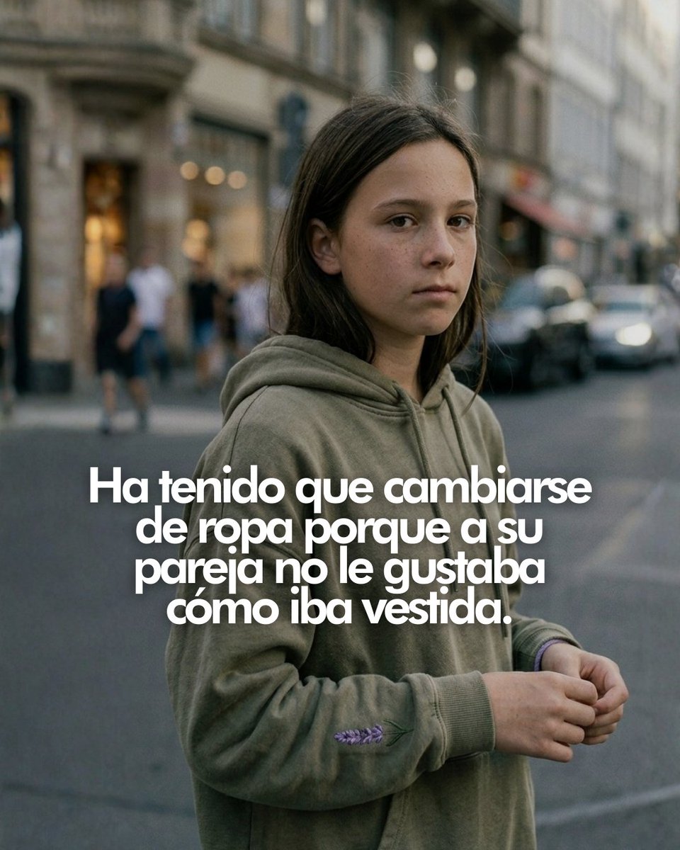 FundacionANAR's tweet photo. 🤔 ¿Crees que la relación de tu hijo/a adolescente es sana? A veces, el control se disfraza de "amor".
Revisar el móvil, vigilar cómo visten o pedir la ubicación constantemente es violencia por control. Ayúdales a identificarlo.
#ViolenciaDeGénero #NoEsAmor https://t.co/2jD44XANlC