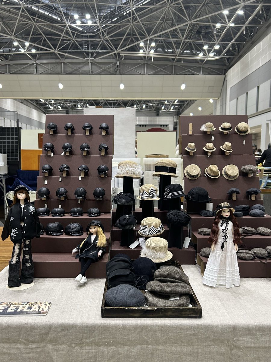 本日 #アイドール東京 にてお立ち寄りいただきどうもありがとうございました。
エイトは2人とも新居へ旅立ちましたが、ナインは連れ帰りましたのでオーナー様を募集します。
概要をnoteにあげましたので次のリプからご覧ください。
KABAさんoojanさんとも今回通販はございません。

#六分の一男子図鑑