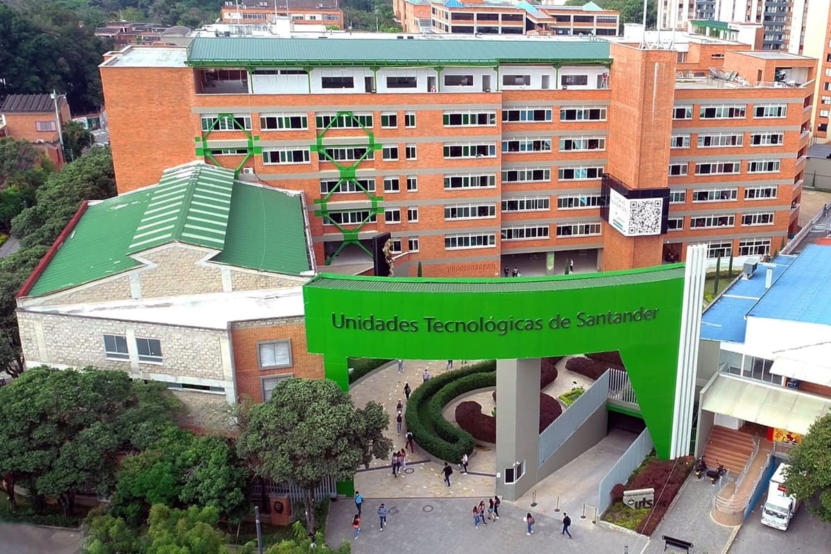 Corrillos tweet media