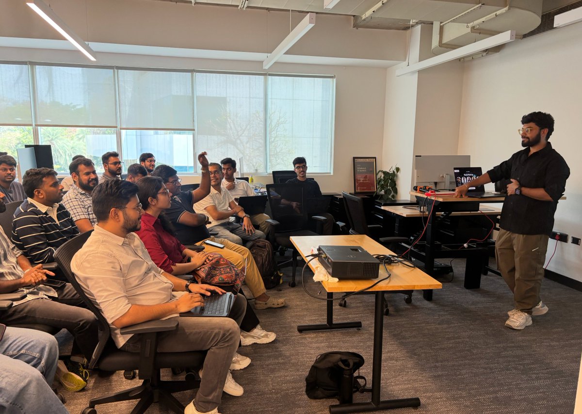 ReactPlayIO's tweet photo. 85+ amazing developers joined us!! 🥳
Glimpses of the Reactplay March meetup!!

Thanks to all the Speakers:
Darshan, Rohan, Ritvi, Arnab and Manish

Kudos to @PriteshKiri  and @tapasadhikary  for hosting this meetup!!

Thanks to Ritvi and @coderabbitai for hosting us!!

1/2 https://t.co/6I8QtgnQvy