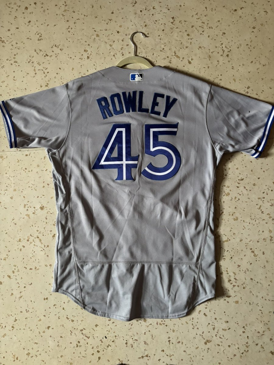 2 months until the <a href="/baseballhall/">National Baseball Hall of Fame and Museum ⚾</a> Classic game and have the game used jersey for Chris Rowley that I am hopeful the will sign for me with the tag line, “Go Army! Beat Navy”. Where on the jersey should I have him sign and what color maker?