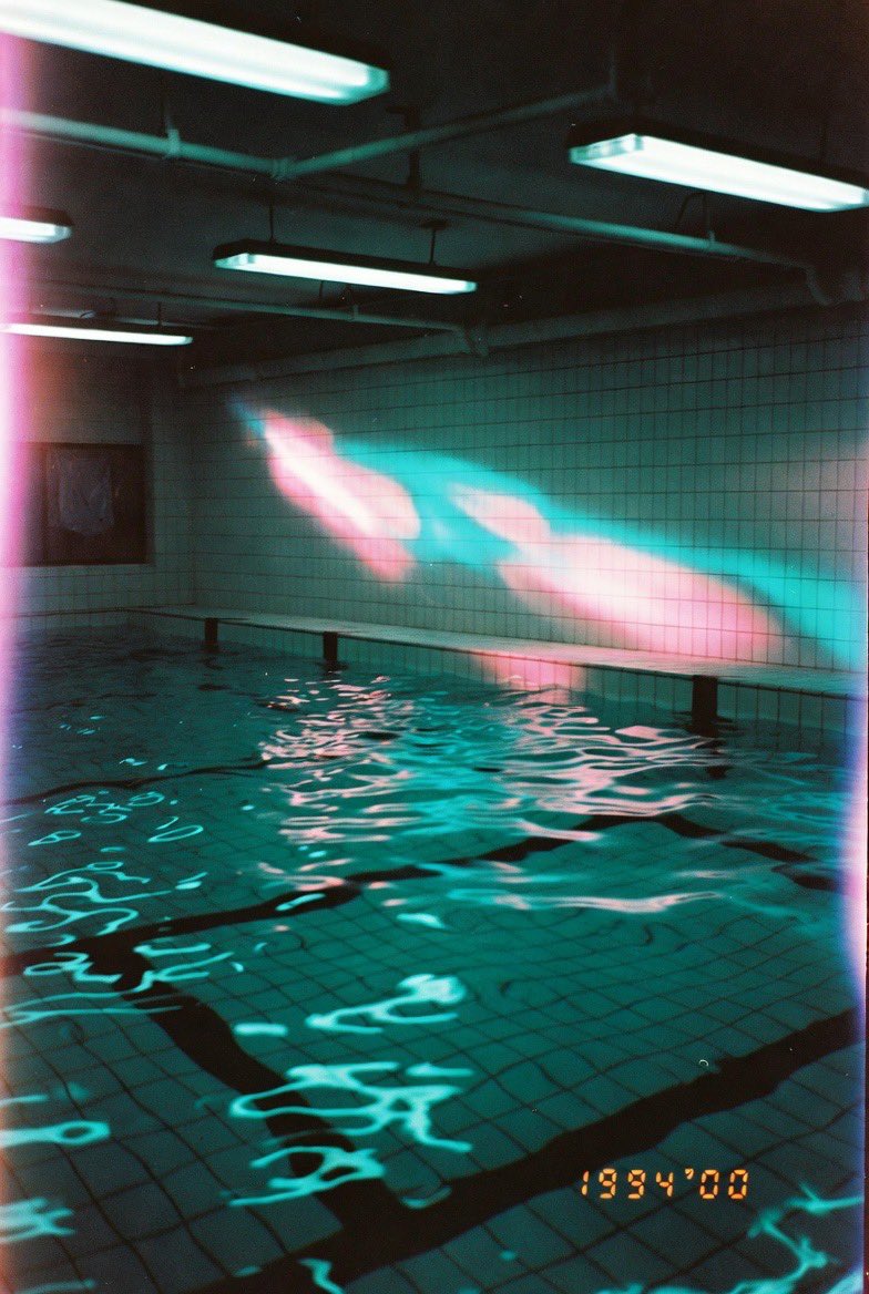 Liminal_JJ's tweet image. #Poolcore #Dreamcore