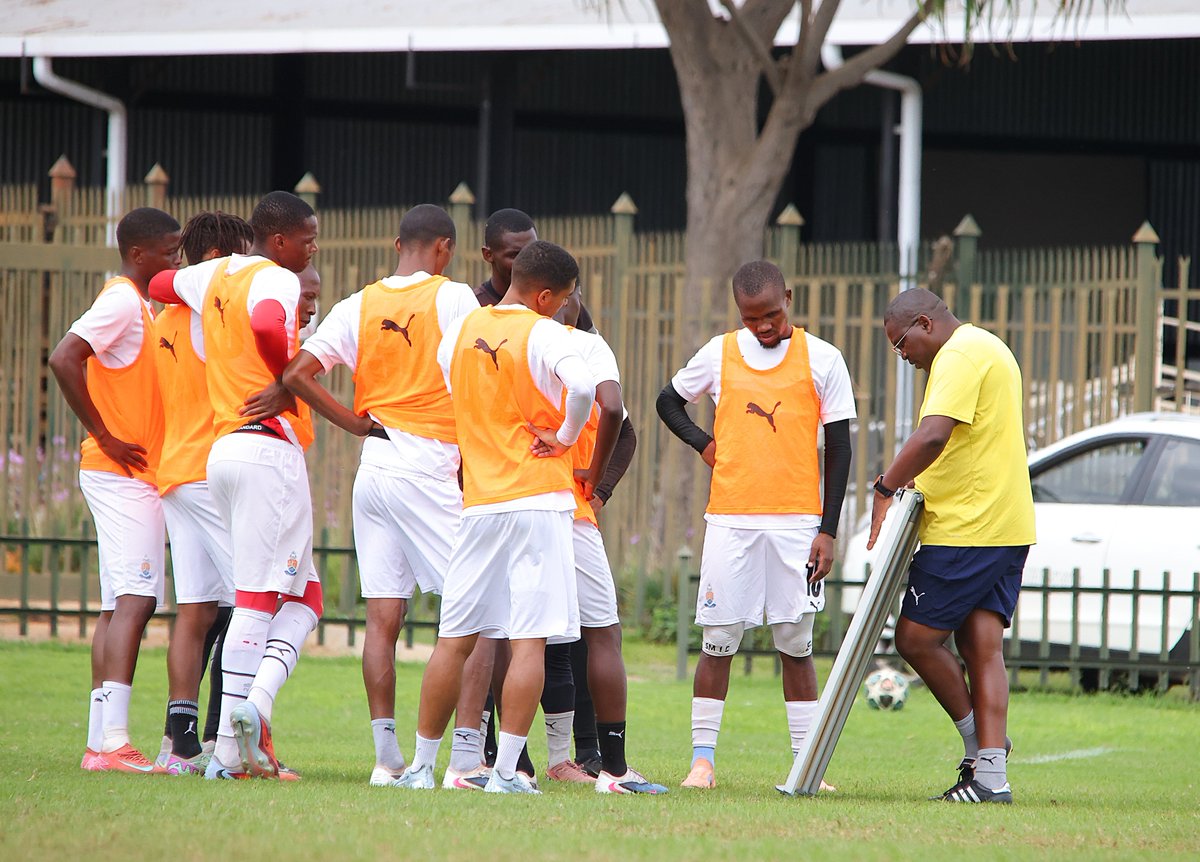 AmaTuks's tweet photo. MD-1
#insidetraining⚽ https://t.co/ACYcymgCmp