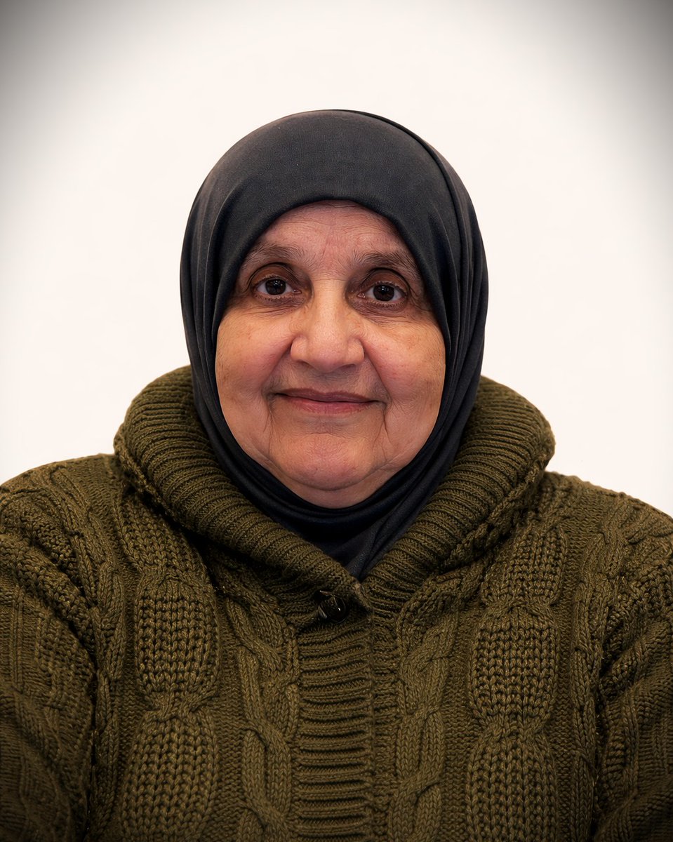 HamdanDammag's tweet photo. خبر موجع وحزين نزل علينا كالصاعقة، رحيل عمتي الحبيبة زينب بنت مطيع عبدالله دماج، شقيقة والدي الصغرى وأحب وأقرب الناس إليه، من كانت لنا في حياتنا بمثابة أم ثانية، غمرتنا بالمحبة والرعاية والحنان. أعزي نفسي، وأعزي إخوتي جميلة وأروى وبلقيس وبشير، وكل أفراد الأسرة كبيرهم وصغيرهم. https://t.co/PYbzUBxr1f