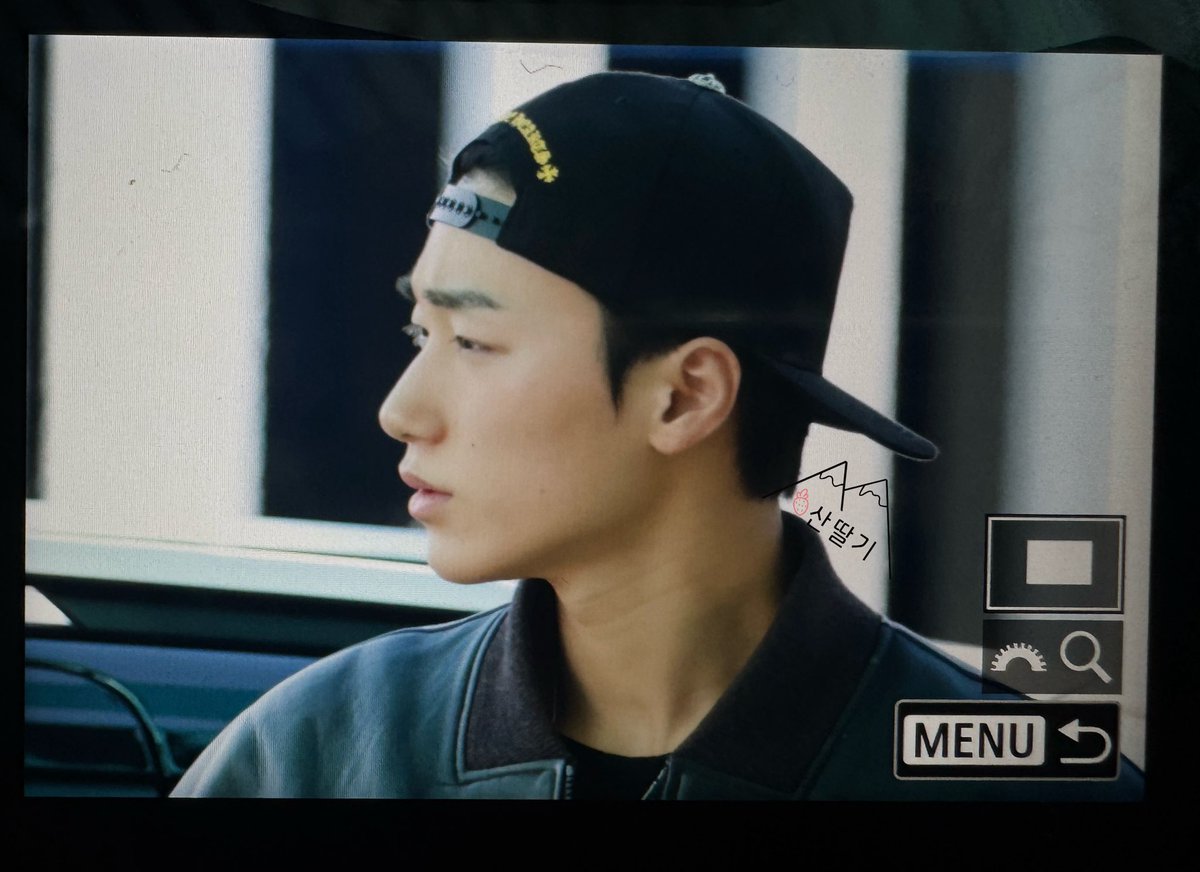 산딸기🍓𝓻𝓪𝓼𝓹𝓫𝓮𝓻𝓻𝔂 ⋆˚₊ tweet media