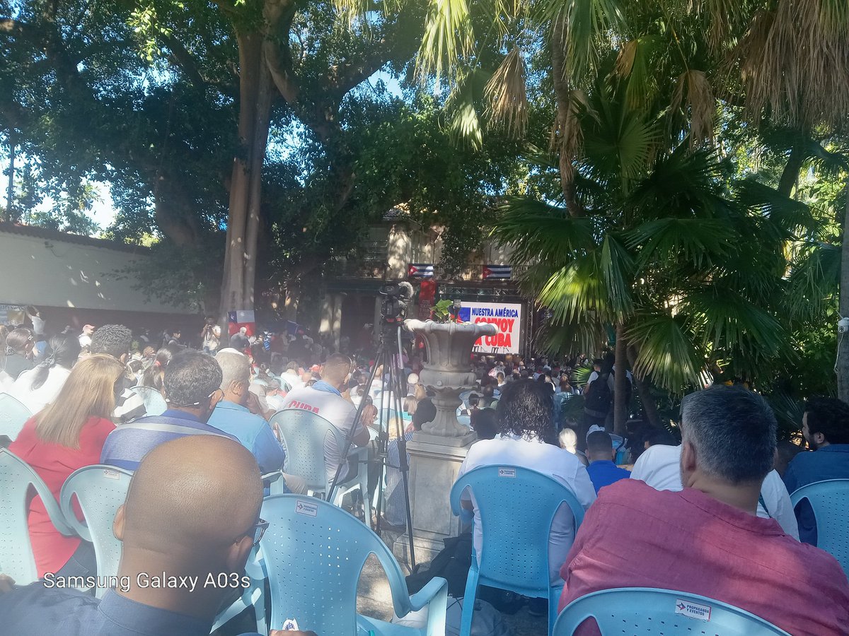 YaneidysPrezCr1's tweet photo. #Cuba Sí, bloqueo No! La lucha es internacional. Mientras la administración Trump endurece las sanciones, el mundo responde con solidaridad concreta.  Muestra es el Convoy Nuestra América #CubaNoEstáSola #CubaEstáFirme @TeresaBoue @FMC_Cuba https://t.co/sbFFQjBNnz