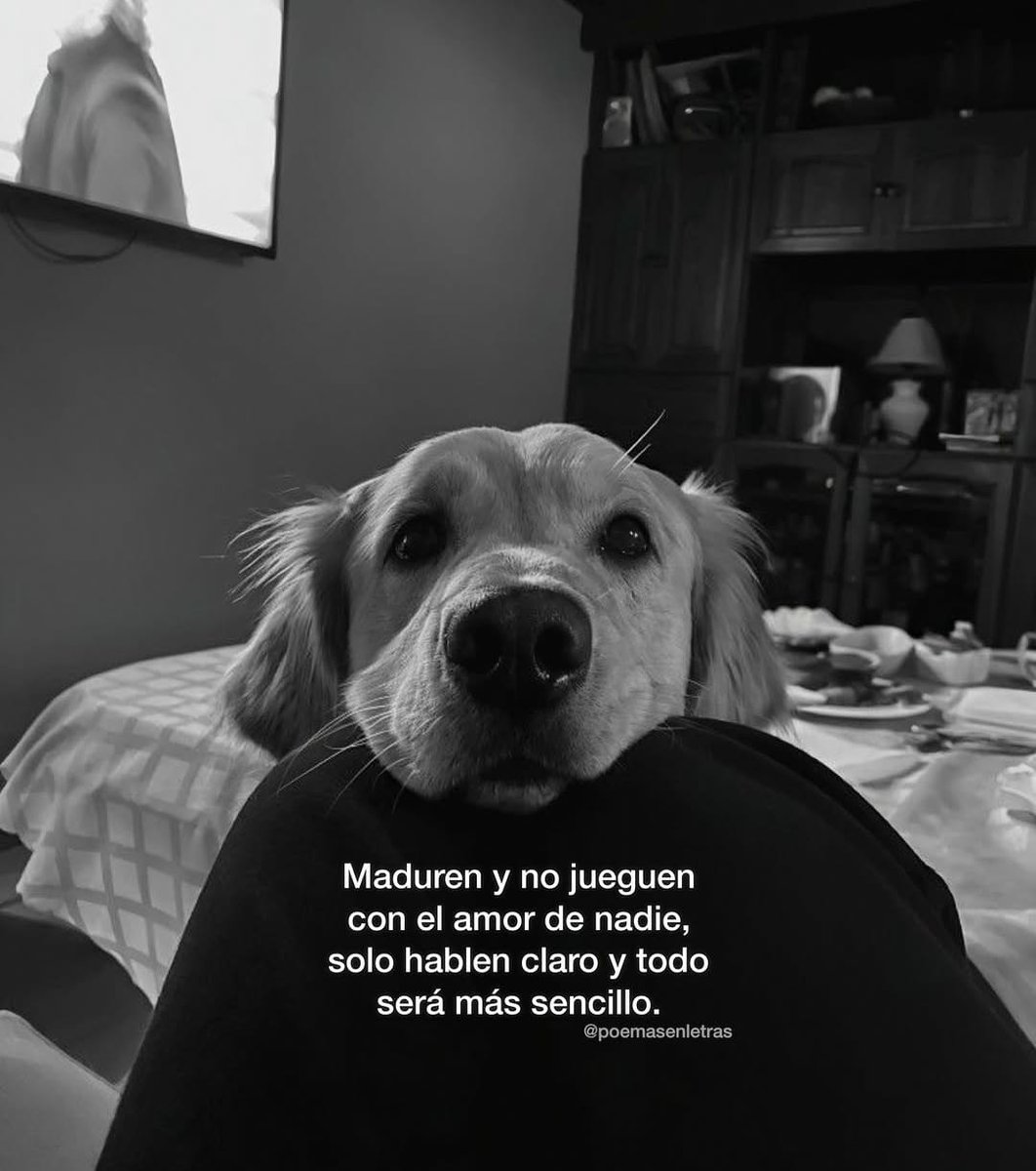 Ella y el café tweet media