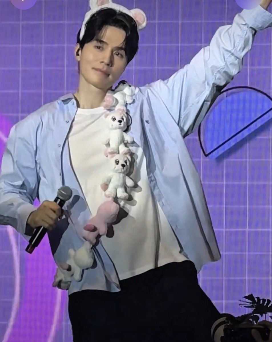 行ってもいないのに、今日のFMのスクショがすごい数に〜🤣💦
カッコいいと可愛いが大渋滞💕
#イドンウク好きと繋がりたい