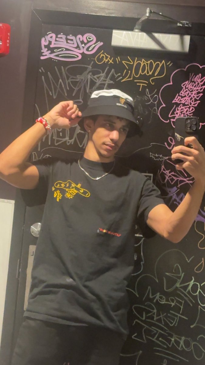 AYGRAY🎭 tweet media