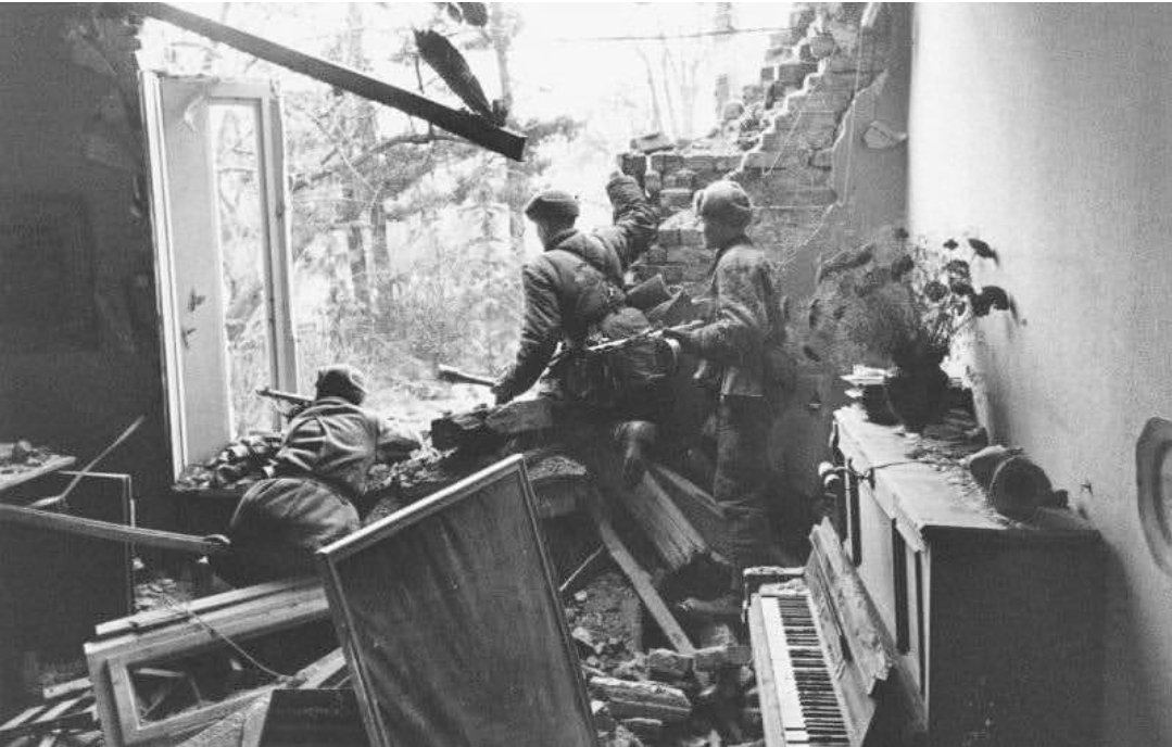 Soviet Union WW2 tweet media