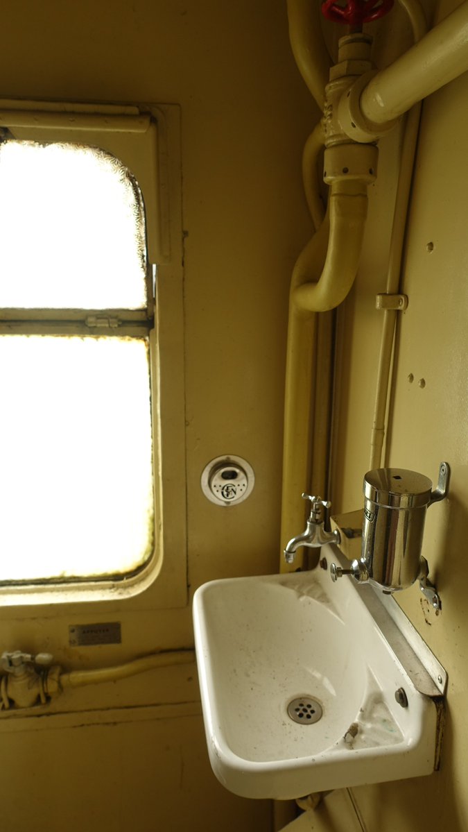 A la voiture-bar tweet media