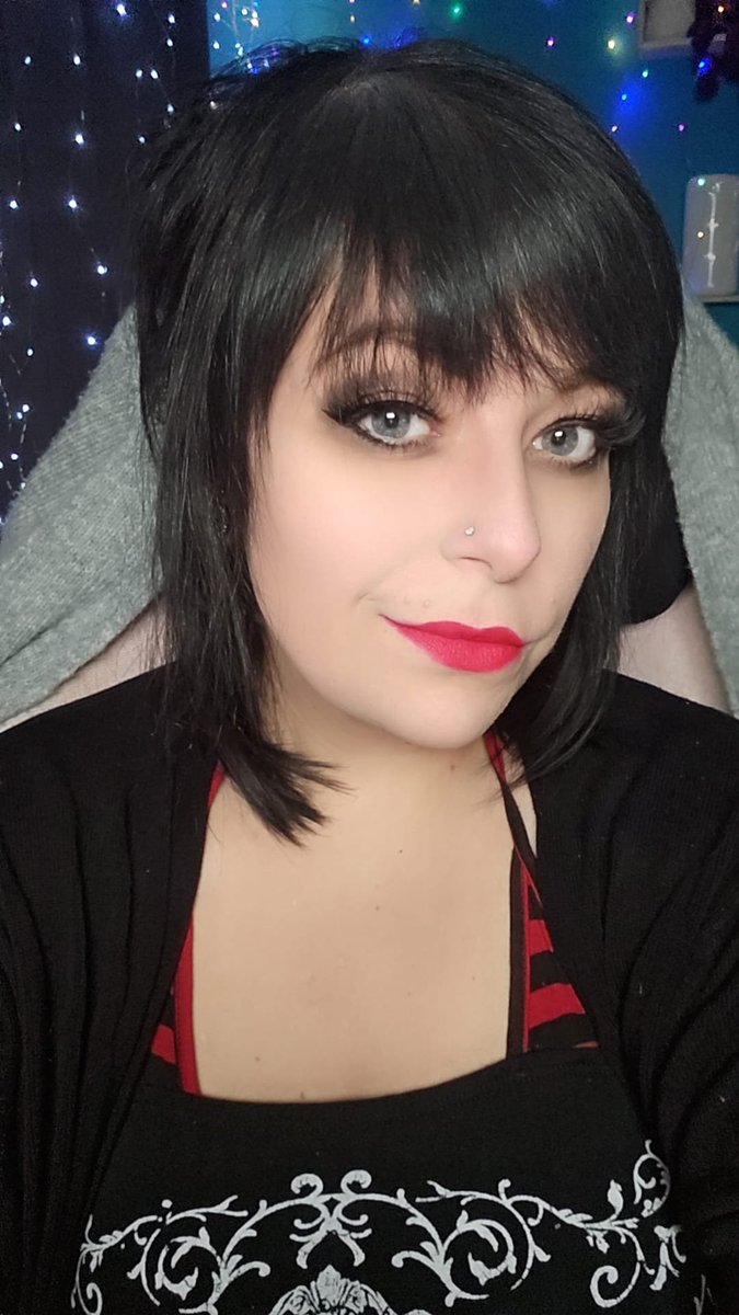 TheOnlyAni tweet media