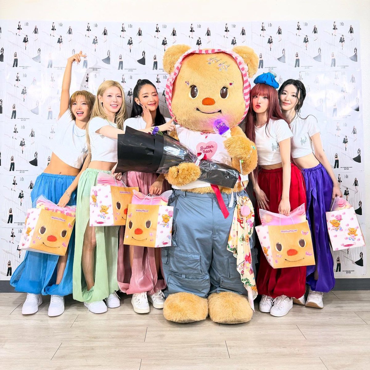 idle with butter bear so cute