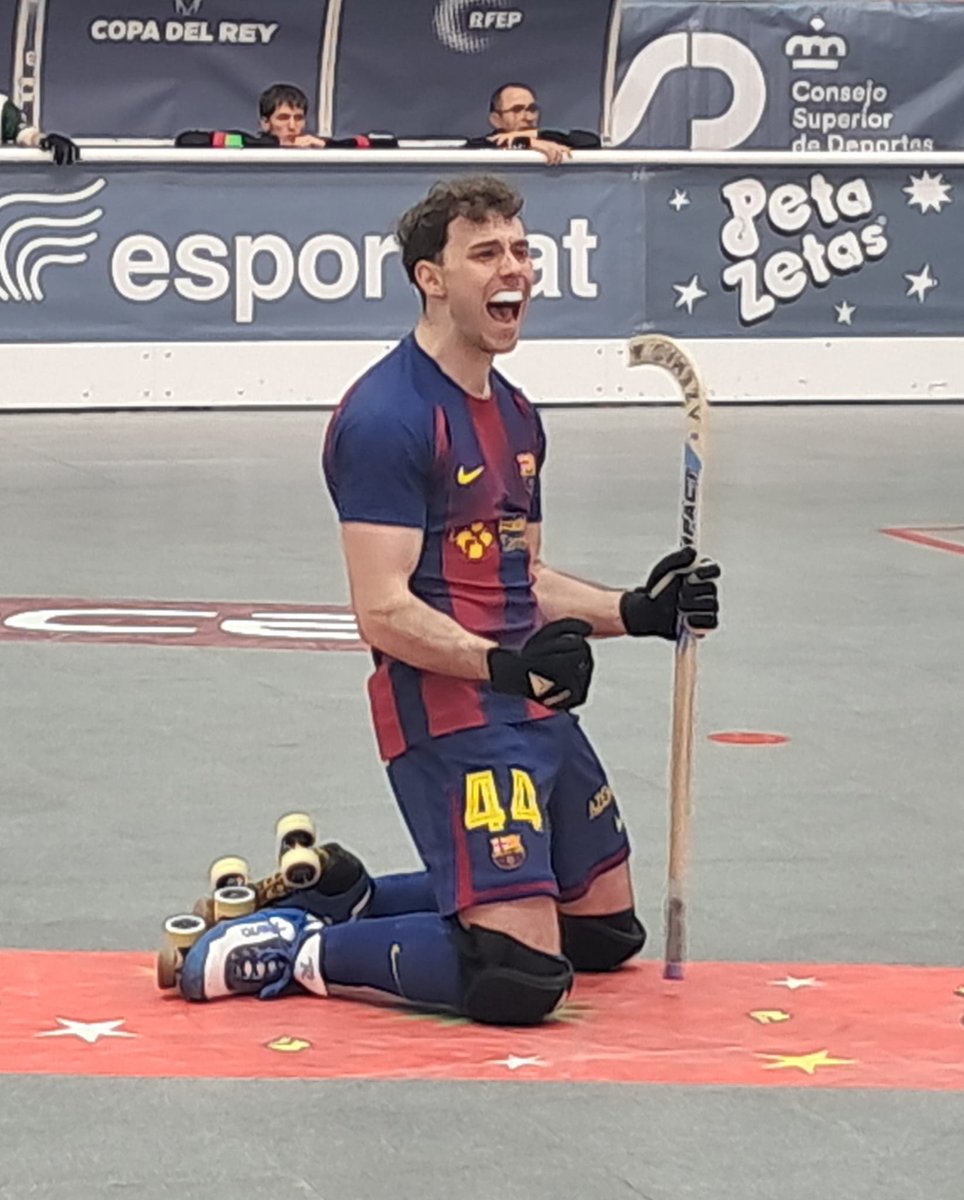 xocdestics's tweet photo. 🏆🏑🏆 #OKCopa 2026 i @lanovaradioreus
1a Semifinal.
 ⏱️ 39' golàs de 𝗦𝗲𝗿𝗴𝗶 𝗟𝗹𝗼𝗿𝗰𝗮.
@cpcalafell 2 🆚️ @FCBhoquei 2
Faltes: 12-13 https://t.co/O9xXP21SVn