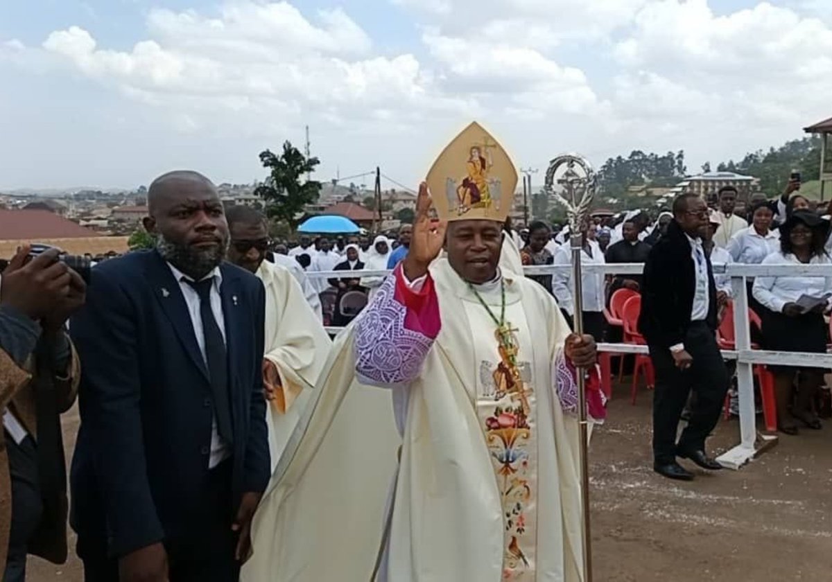 silerenonpossum's tweet image. Bamenda. John Berinyuy Tatah is Bishop. Pope Leo XIV’s first appointment in Cameroon

✒️ @TanPatricio 

Read now: silerenonpossum.com/en/bamenda-joh…

#popeinCamerun #popeLeoXIV #Bamenda